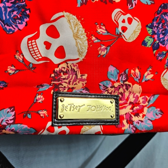 NWOT Betsey Johnson Floral Skull Purse Shoulder Bag Crossbody - Picture 4 of 9